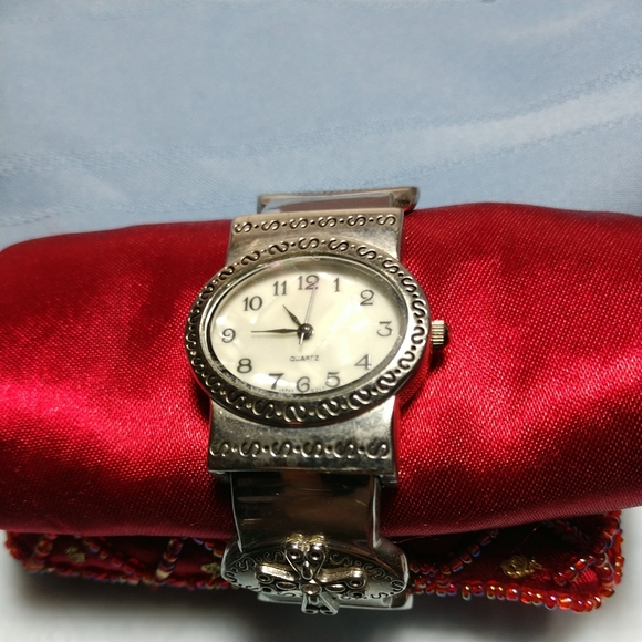 Vintage Cuff Bezel Quartz Silver Watch Oval Face With Faith Hope Love on Band - Picture 9 of 15